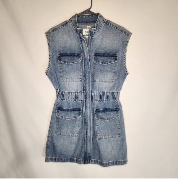 Almost Famous Dresses & Skirts - Almost Famous Sleeveless Denim Dress with Pockets Size Medium Cottage